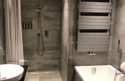 Badkamer betonlook (na + voor)